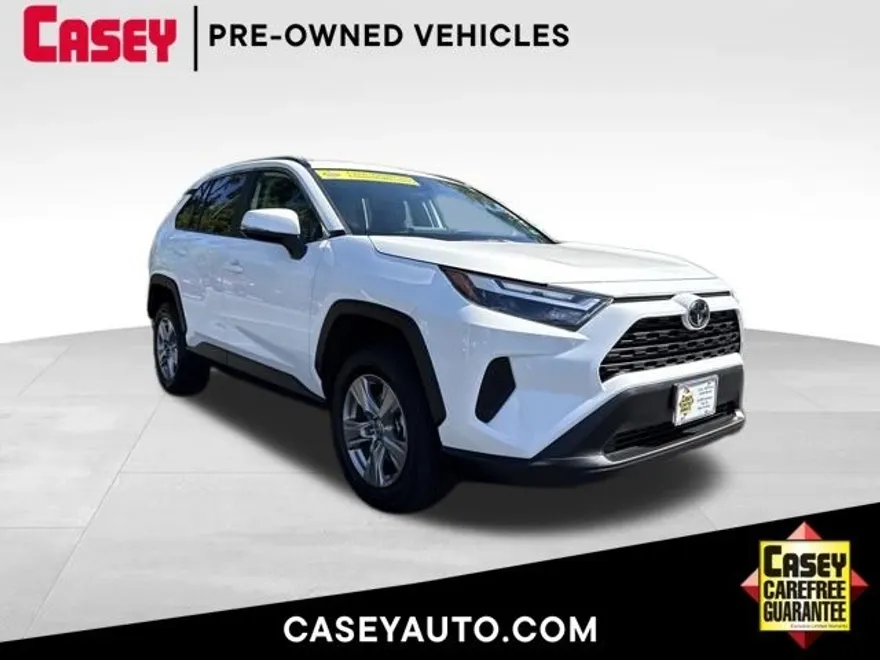 2024 Toyota RAV4 XLE photo 1