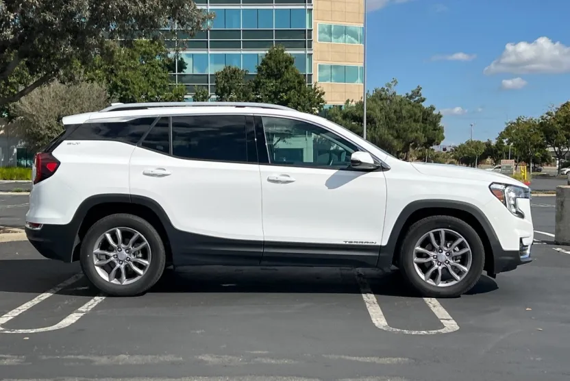 2024 Gmc Terrain SLT photo 1