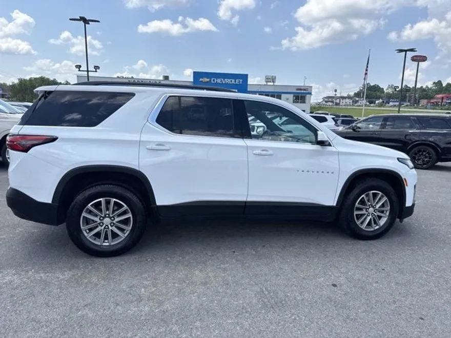 2023 Chevrolet Traverse Leather photo 1