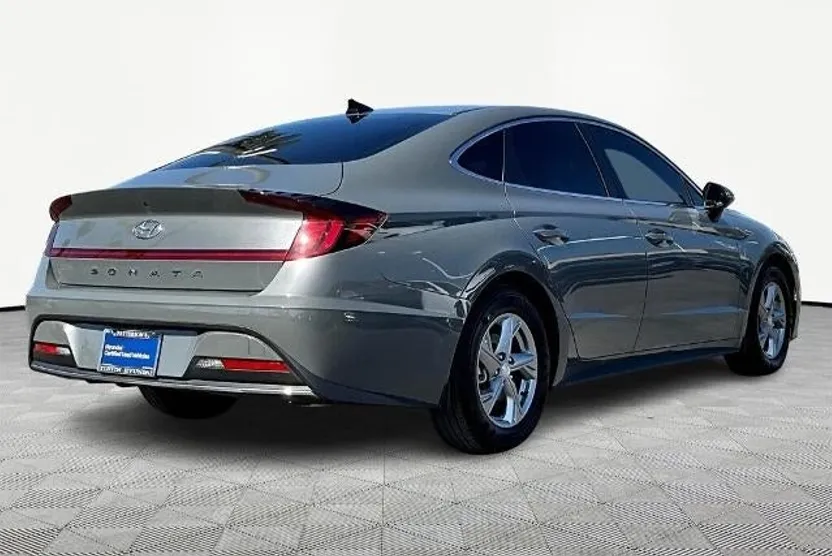 2023 Hyundai Sonata SE photo 1