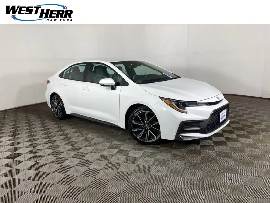 2021 Toyota Corolla SE photo 1