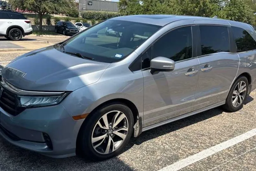 2022 Honda Odyssey Touring photo 1