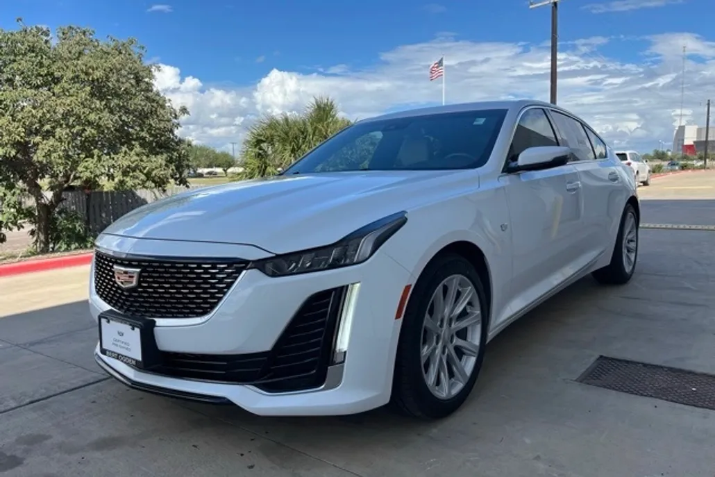 2024 Cadillac CT5 Luxury photo 1
