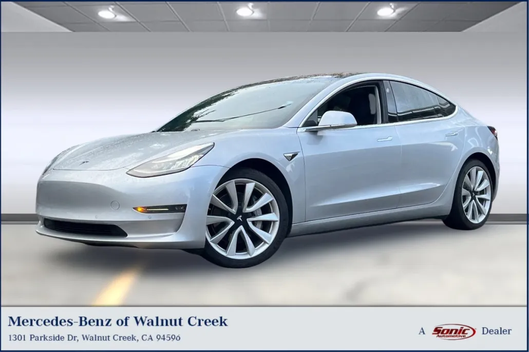 2018 Tesla Model 3 Long Range photo 1