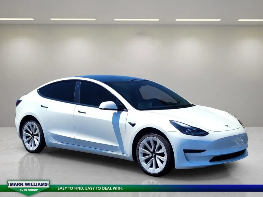 2022 Tesla Model 3 Long Range photo 1