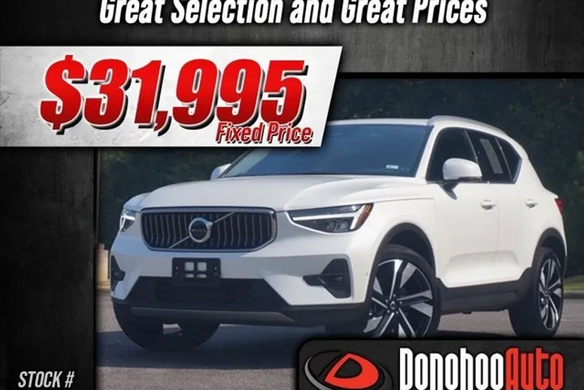 2025 Volvo XC40 Plus photo 1