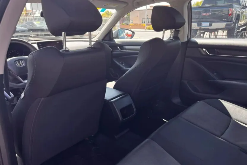 2019 Honda Accord LX photo 1