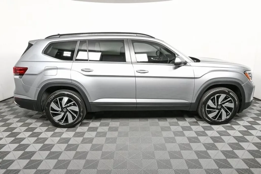 2026 Volkswagen Atlas SE Technology photo 1