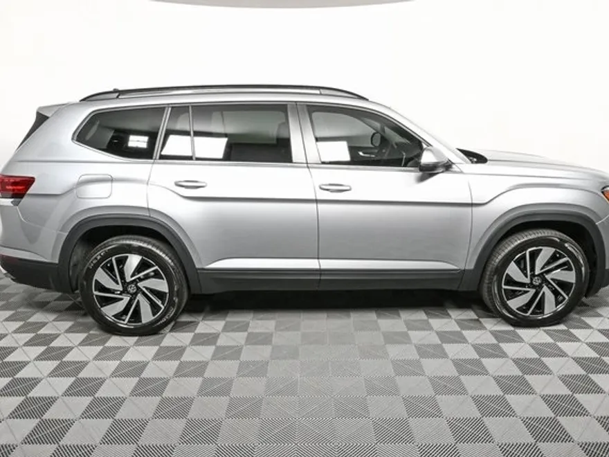 2026 Volkswagen Atlas SE Technology photo 1