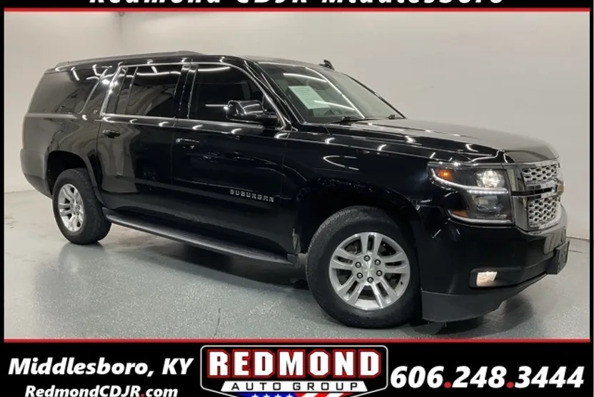 2017 Chevrolet Suburban LT photo 1