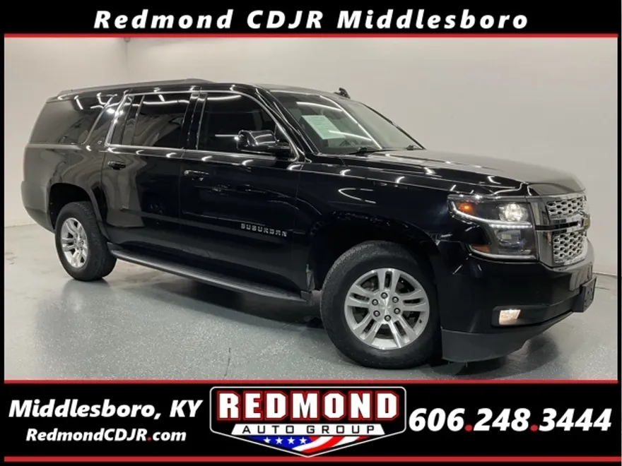 2017 Chevrolet Suburban LT photo 1