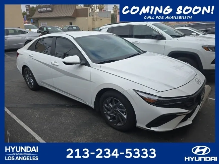 2024 Hyundai Elantra SEL photo 1