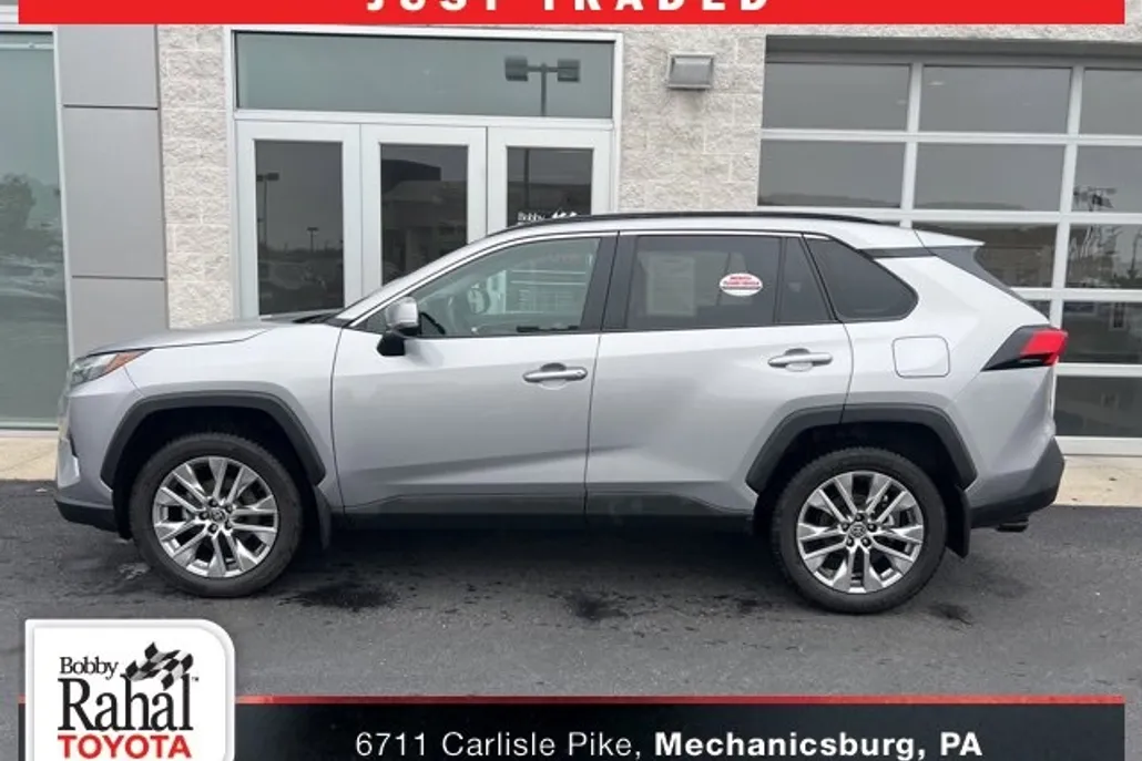 2024 Toyota RAV4 XLE Premium photo 1