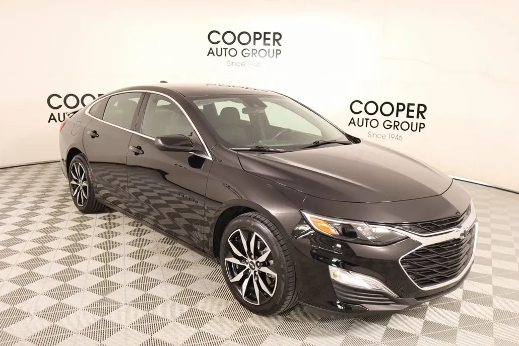 2024 Chevrolet Malibu RS photo 1