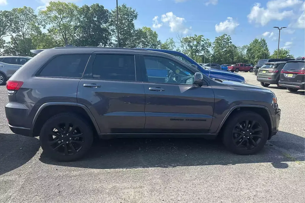 2020 Jeep Grand Cherokee Altitude photo 1