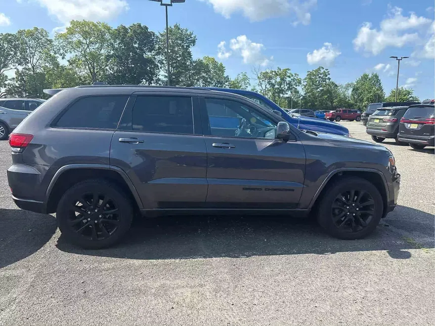 2020 Jeep Grand Cherokee Altitude photo 1