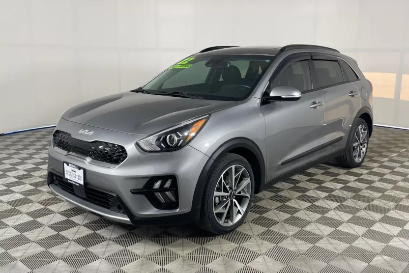 2022 Kia Niro Touring Special Edition photo 1