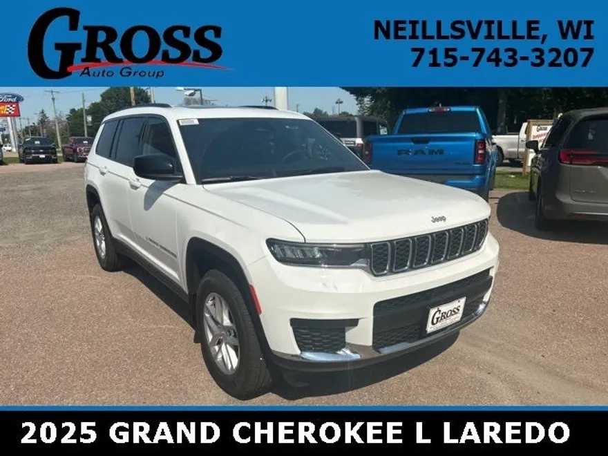 2025 Jeep Grand Cherokee Laredo photo 1
