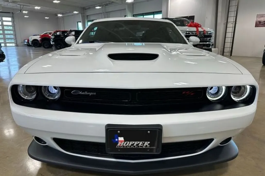 2022 Dodge Challenger R/T Scat Pack photo 1