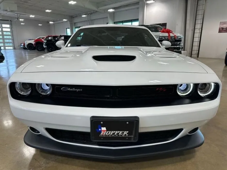 2022 Dodge Challenger R/T Scat Pack photo 1