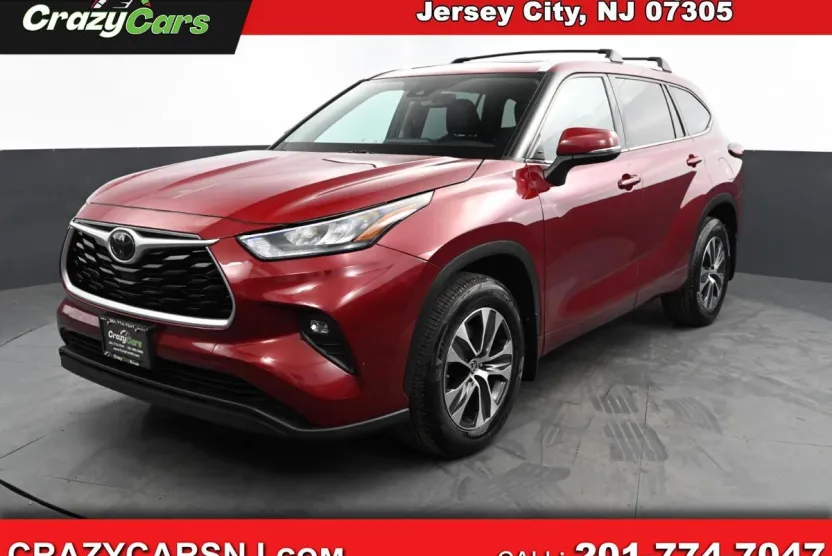 2020 Toyota Highlander XLE photo 1