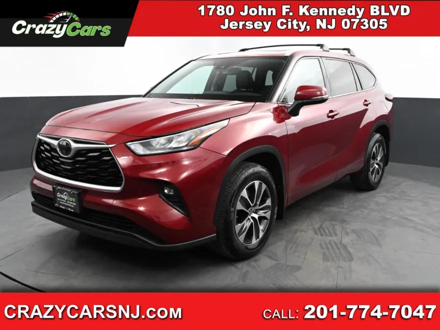 2020 Toyota Highlander XLE photo 1