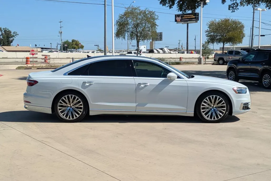2021 Audi A8 L 55 TFSI Quattro photo 1