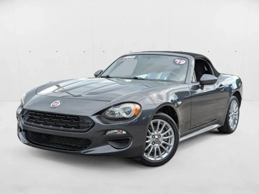 2019 Fiat 124 Spider Classica photo 1