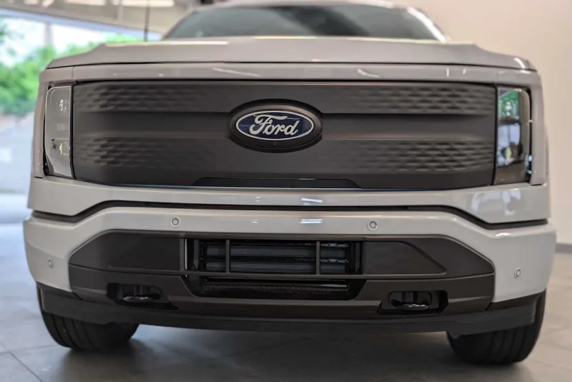 2025 Ford F-150 Lightning photo 1