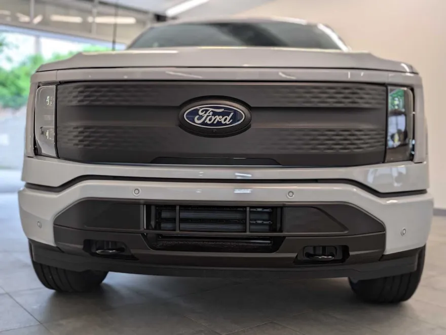 2025 Ford F-150 Lightning photo 1