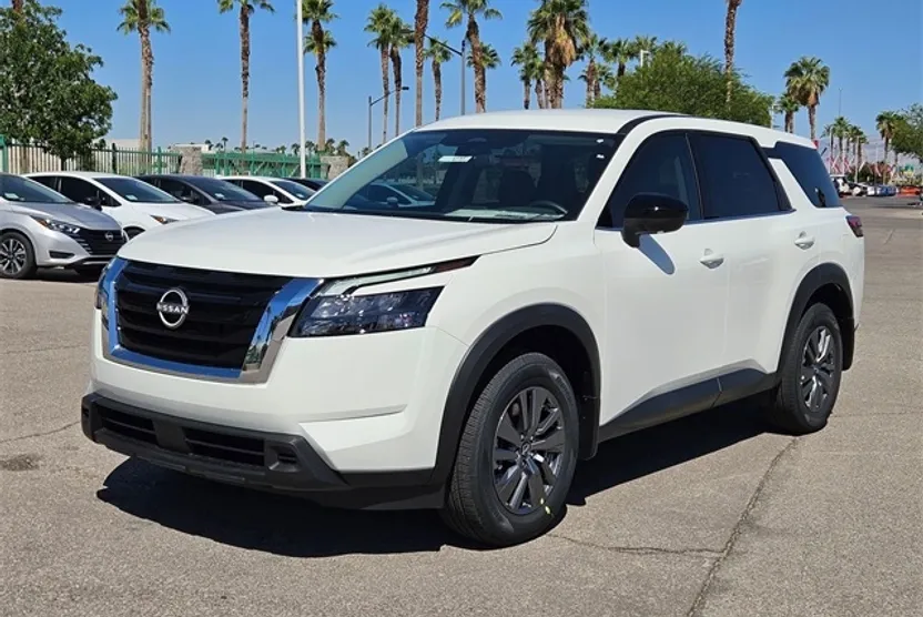 2025 Nissan Pathfinder S photo 1