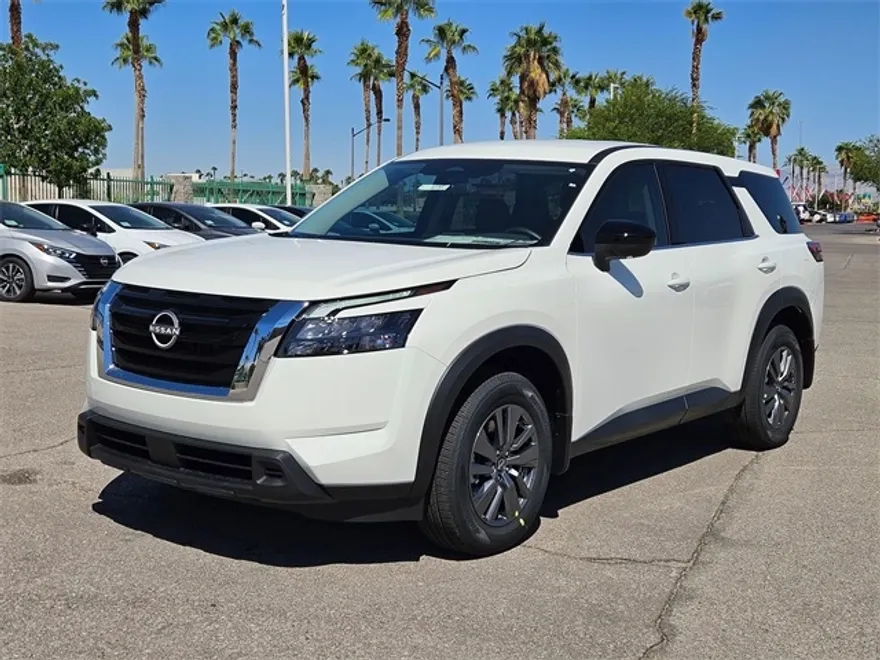 2025 Nissan Pathfinder S photo 1