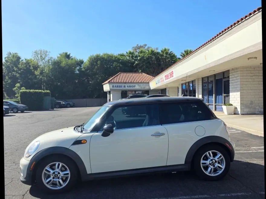 2012 Mini Cooper Hardtop photo 1
