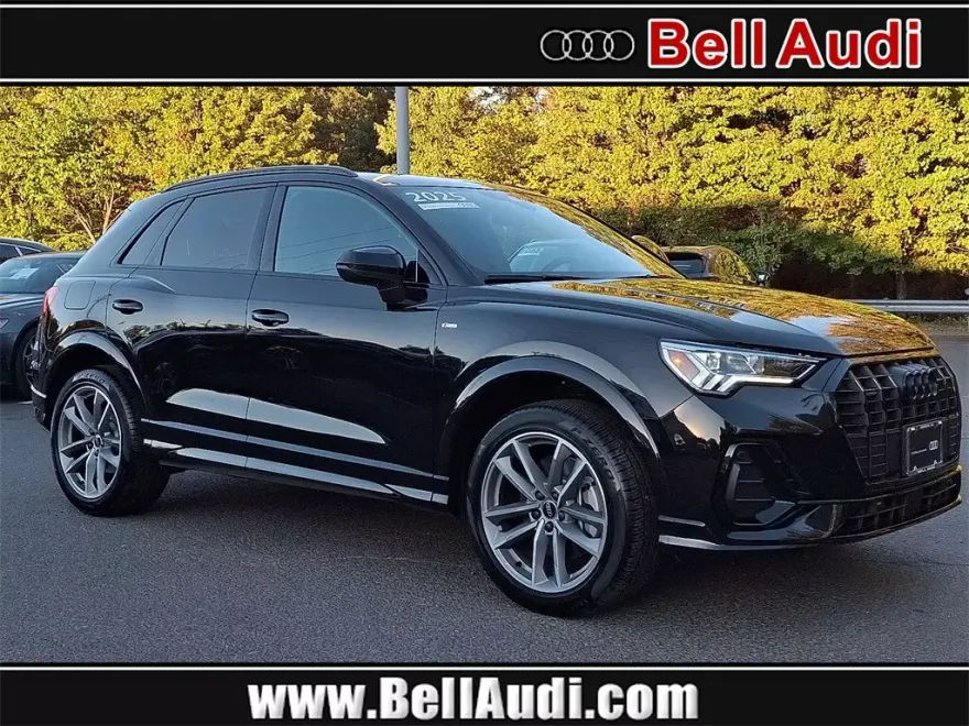 2025 Audi Q3 S line Premium photo 1