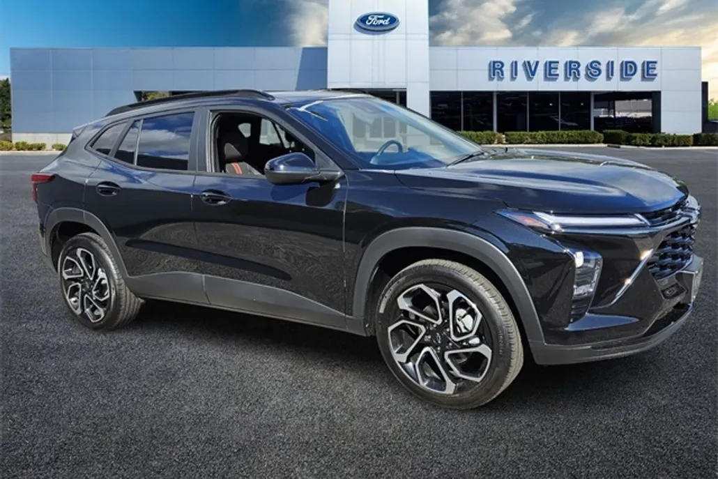 2024 Chevrolet Trax photo 1