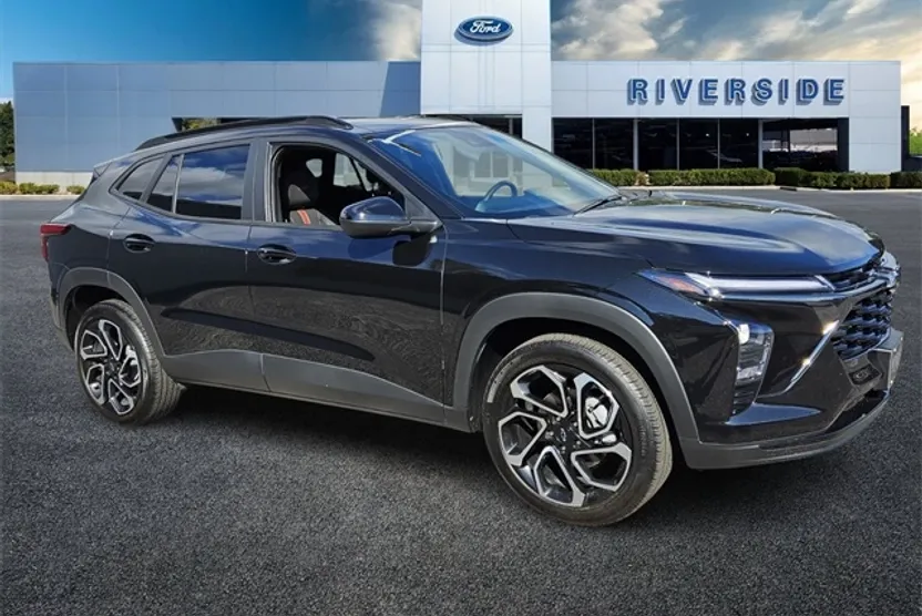 2024 Chevrolet Trax photo 1