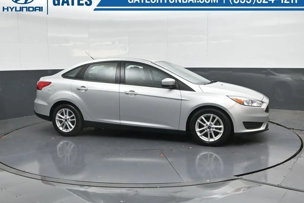 2018 Ford Focus SE photo 1