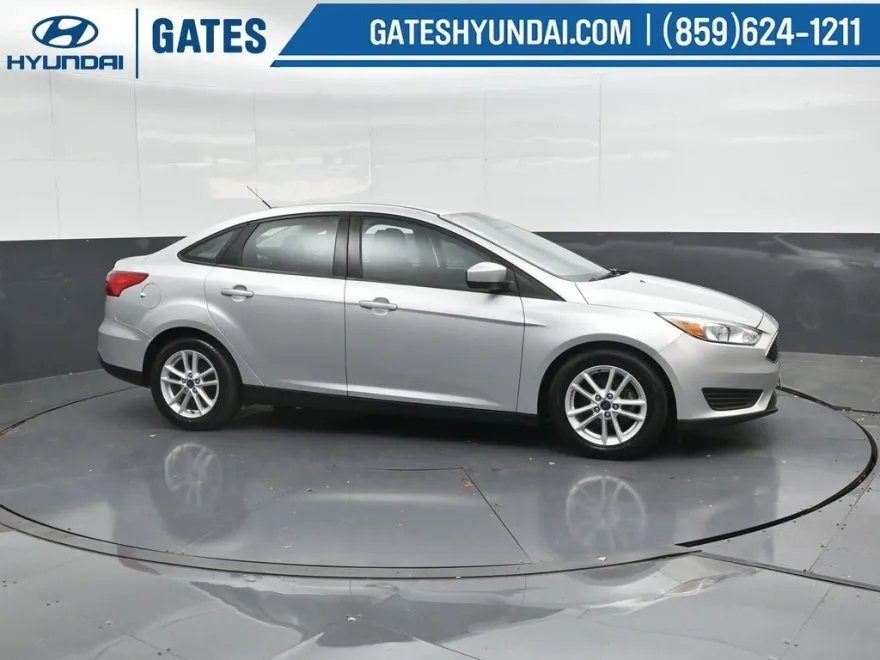 2018 Ford Focus SE photo 1