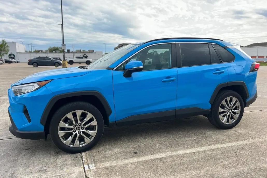 2021 Toyota RAV4 XLE Premium Sport photo 1