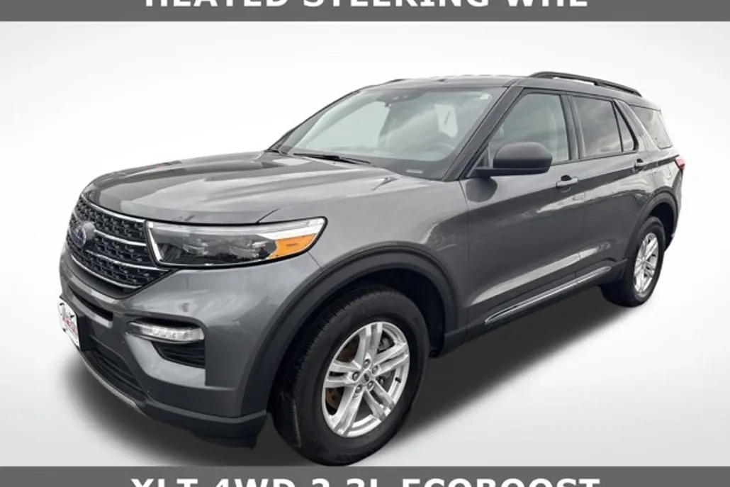 2023 Ford Explorer XLT photo 1