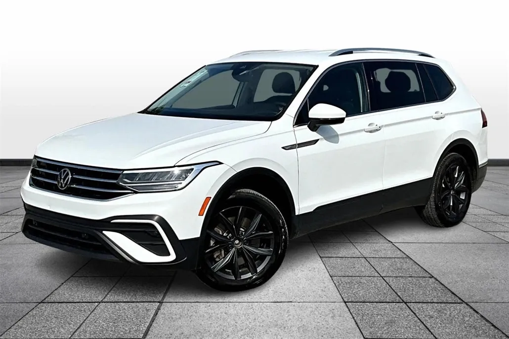 2024 Volkswagen Tiguan SE Wolfsburg Edition photo 1