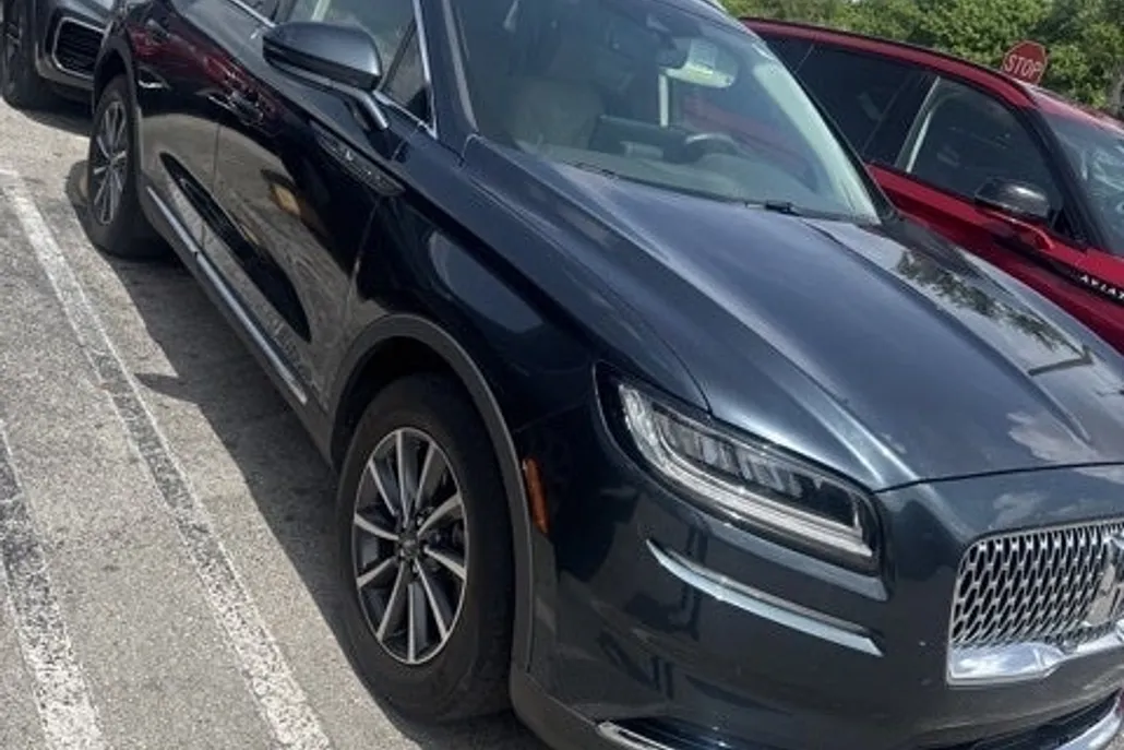 2022 Lincoln Nautilus Standard photo 1