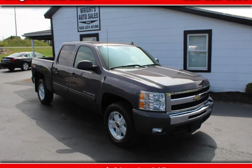 2011 Chevrolet Silverado 1500 LT photo 1