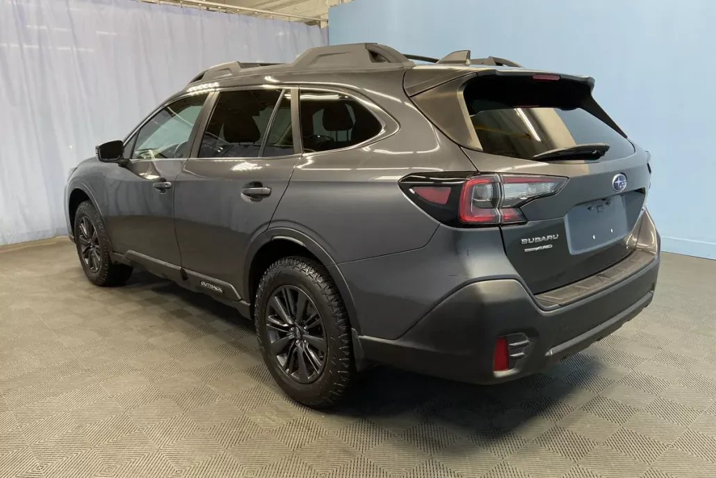 2020 Subaru Outback Premium photo 1