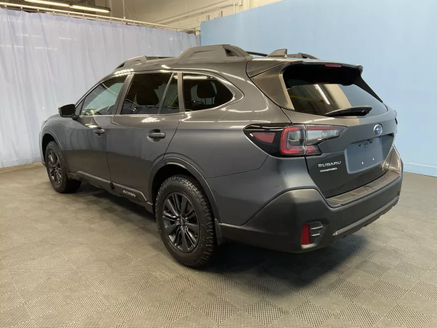 2020 Subaru Outback Premium photo 1