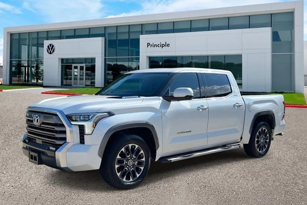 2023 Toyota Tundra Limited photo 1