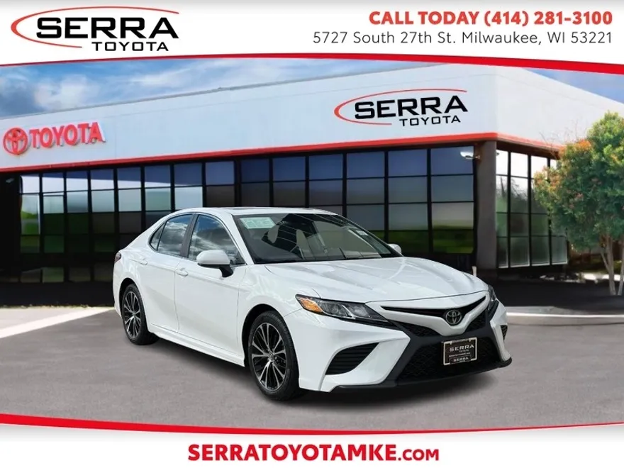 2019 Toyota Camry SE photo 1