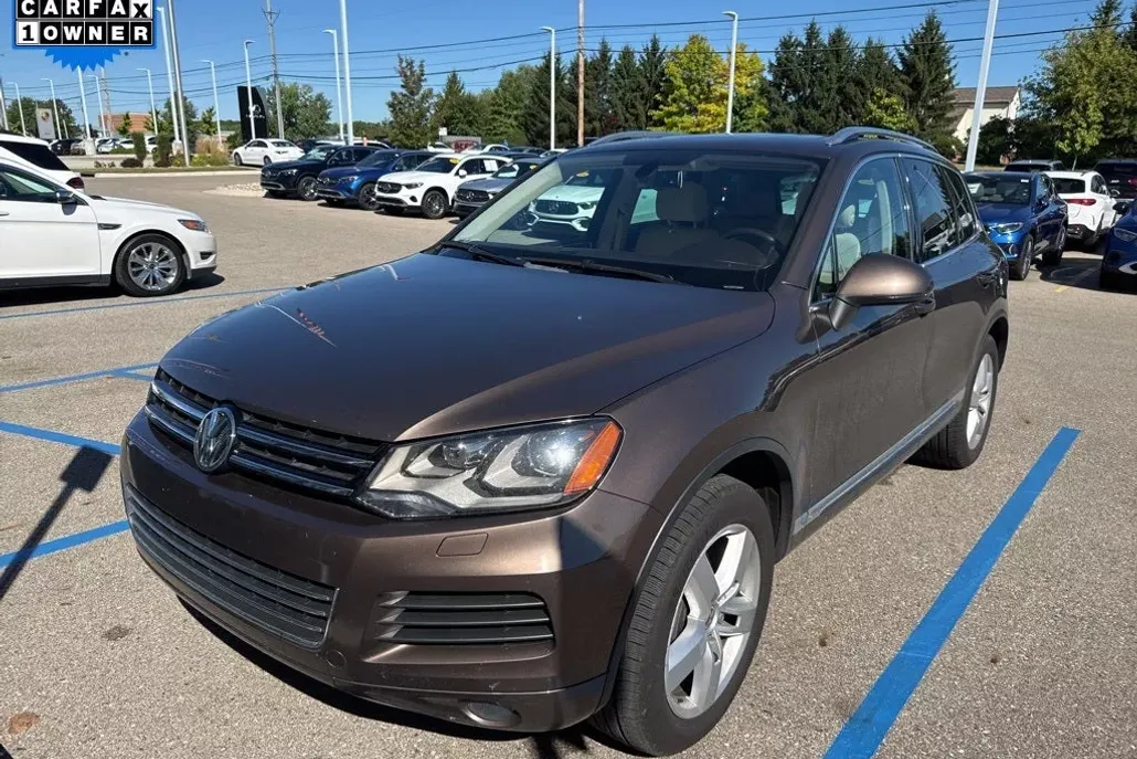 2014 Volkswagen Touareg V6 TDI Sport photo 1