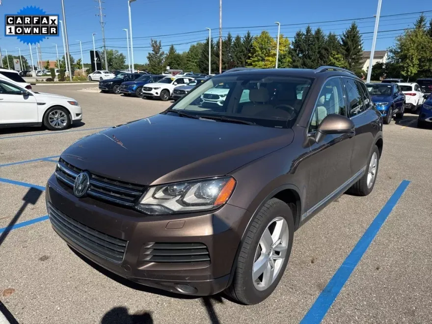 2014 Volkswagen Touareg V6 TDI Sport photo 1