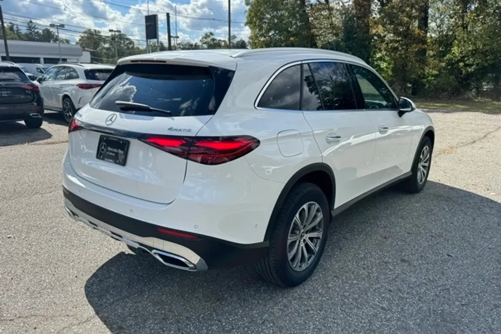 2026 Mercedes Benz GLC 300 4MATIC photo 1
